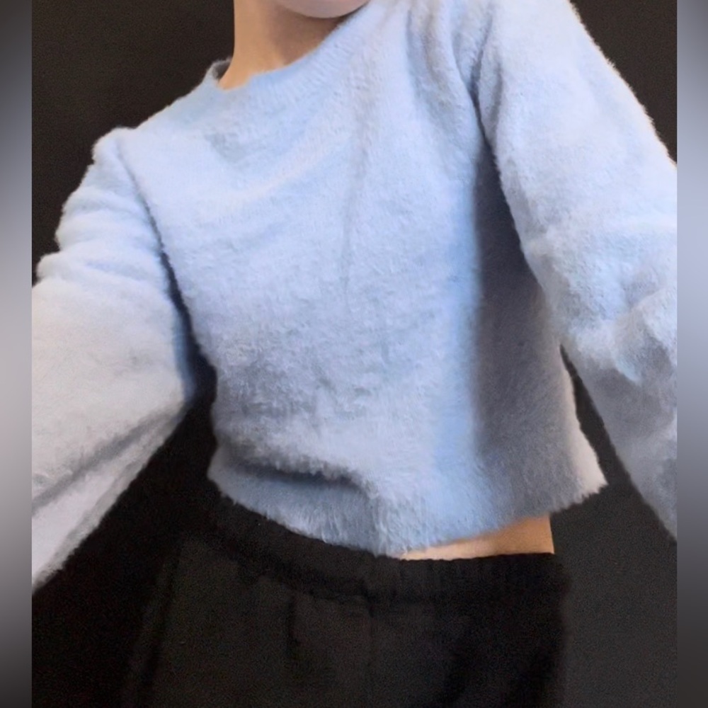 h&m slightly cropped blue sweater